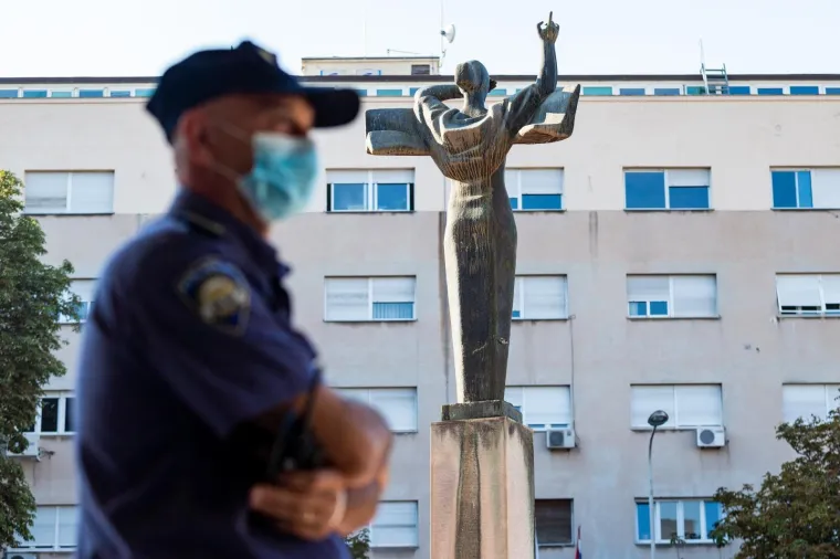 Suđenje trostrukom ubojici Filipu Zavadlavu: U lancima doveden na splitski sud