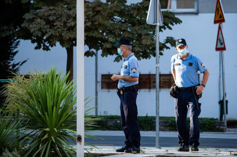 Suđenje trostrukom ubojici Filipu Zavadlavu: U lancima doveden na splitski sud
