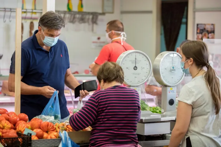 PLENKOVIĆ OPU&Scaron;TENO &Scaron;OPINGIRA OPATIJOM: Ujutro oti&scaron;ao na tržnicu, a svratio i do ljekarne