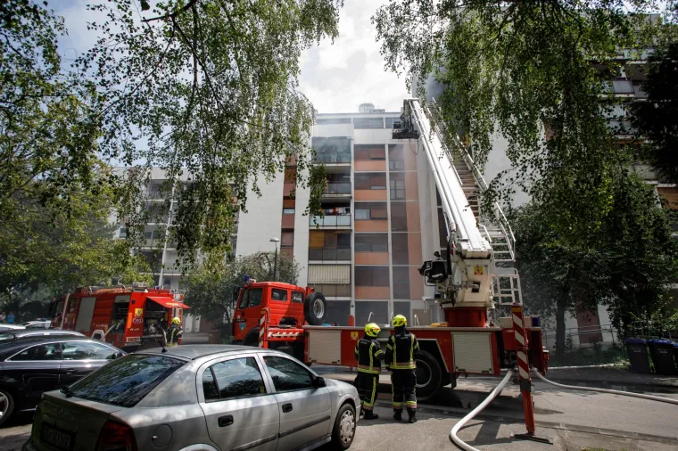 Drama u Prečkom! Zapalio se stan na 6. katu, vatrogasci spa&scaron;avali trudnicu