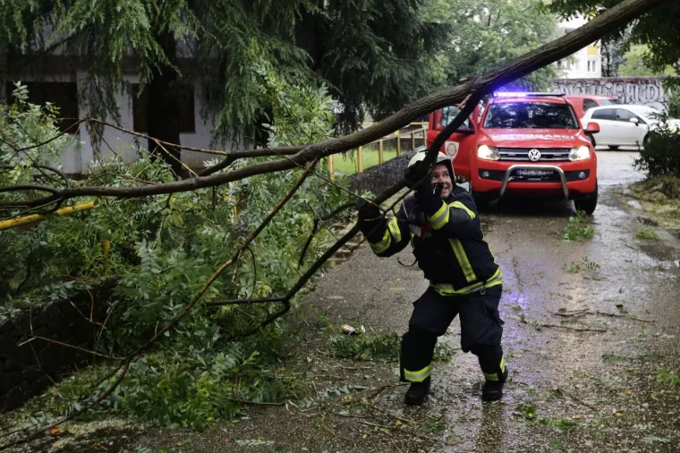 Snažno nevrijeme pogodilo Mostar
