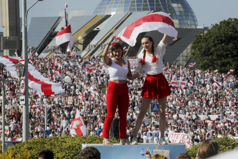Najmasovniji prosvjed u povijesti Bjelorusije: 'Deseci tisuća ljudi na ulicama Minska tražilo ostavku Luka&scaron;enka'
