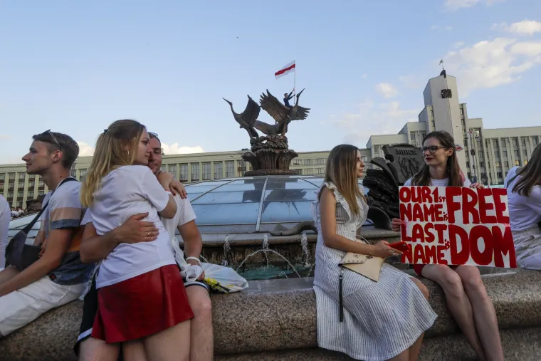 Najmasovniji prosvjed u povijesti Bjelorusije: 'Deseci tisuća ljudi na ulicama Minska tražilo ostavku Luka&scaron;enka'