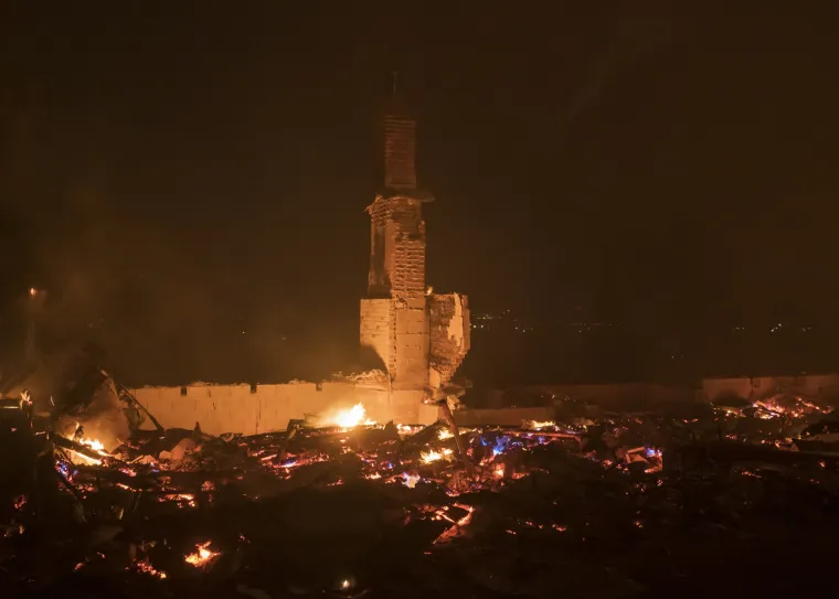 Vatrena stihija zahvatila &scaron;umu i izazvala tornado: 'Bilo je vruće, atmosferski nestabilno'
