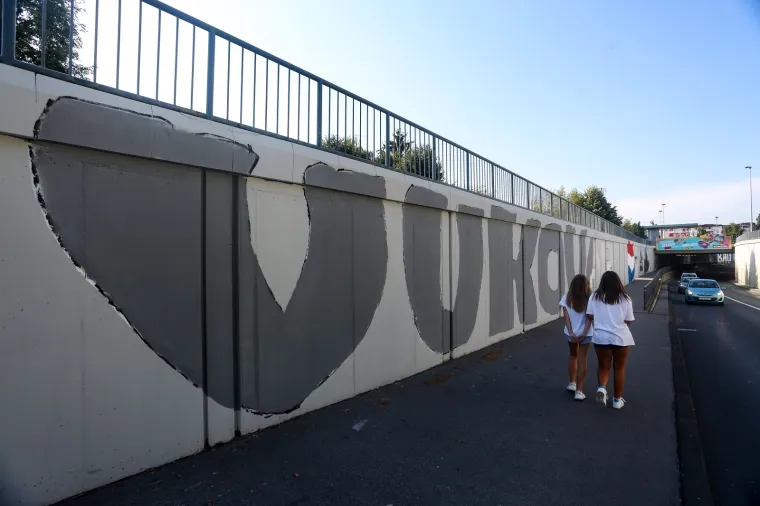 Umjesto Malog princa osvanuli hrvatska zastava, tenk i vojnik s kala&scaron;njikovom!