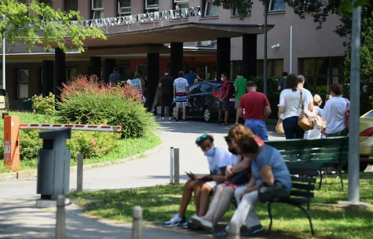 Navala na testiranje na koronavirus u Zagrebu: Građani nervozni, ambulante od sutra rade cijeli dan