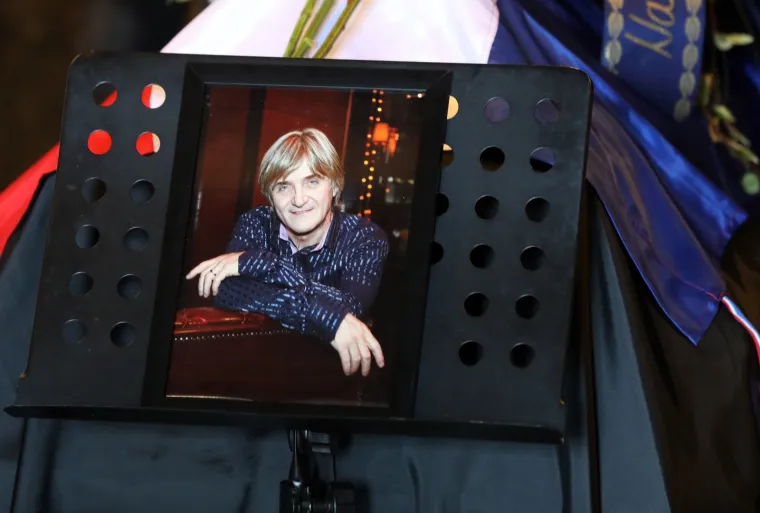 Posljednji ispraćaj velikana: Obitelj i brojni prijatelji se na Mirogoju opra&scaron;taju od Rajka Dujmića