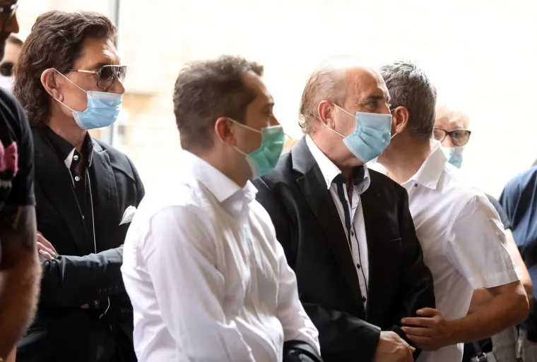 Posljednji ispraćaj velikana: Obitelj i brojni prijatelji se na Mirogoju opra&scaron;taju od Rajka Dujmića