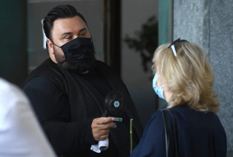 Posljednji ispraćaj velikana: Obitelj i brojni prijatelji se na Mirogoju opra&scaron;taju od Rajka Dujmića