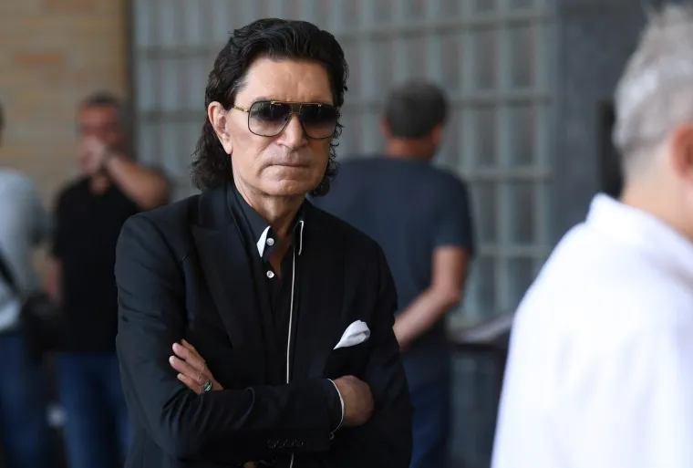 Posljednji ispraćaj velikana: Obitelj i brojni prijatelji se na Mirogoju opra&scaron;taju od Rajka Dujmića