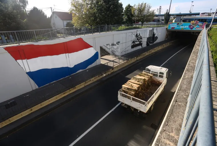 Na mjestu gdje je nekad bio grafit Malog princa, osvanuli Blago Zadro i Vukovar