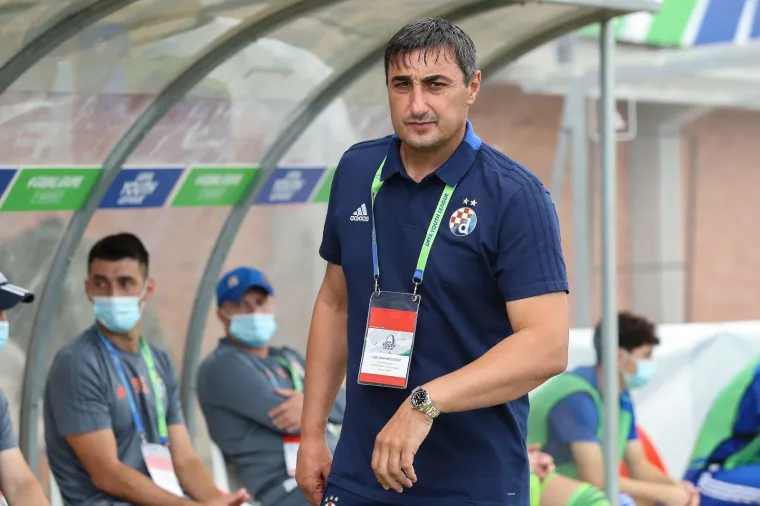 [FOTO] MODRI BROD TONE SVE DUBLJE I DUBLJE: Bio je na dobrom putu, ali onda se nasukao