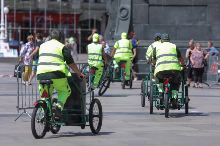 Najluđa utrka u Zagrebu: Čistači na trokolicama jurili centrom, novi pobjednik nakon 10 godina!