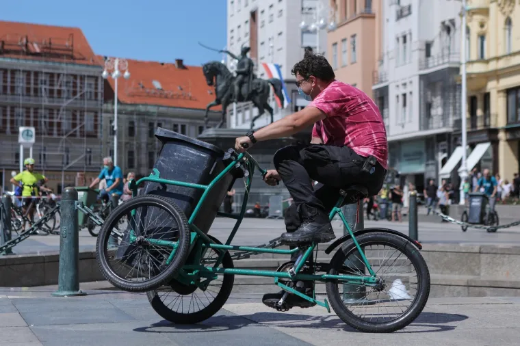 Najluđa utrka u Zagrebu: Čistači na trokolicama jurili centrom, novi pobjednik nakon 10 godina!