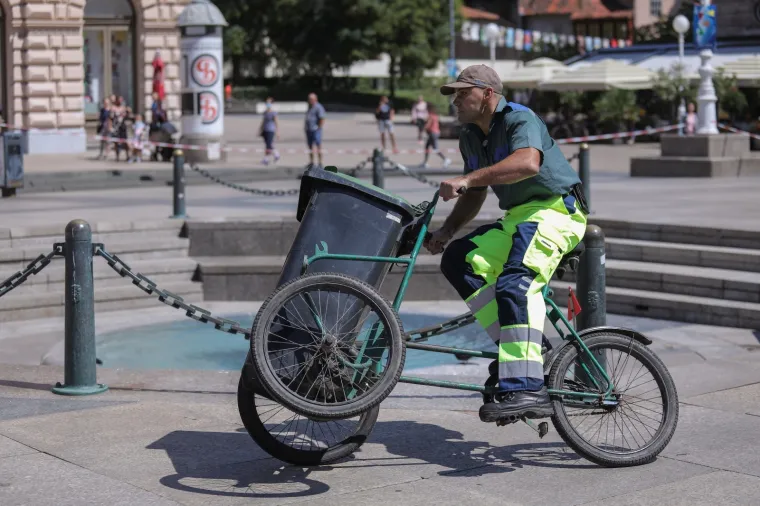Najluđa utrka u Zagrebu: Čistači na trokolicama jurili centrom, novi pobjednik nakon 10 godina!