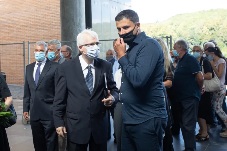 ISPRAĆAJ JOSIPA KREGARA: Brojni kolege i političari odali posljednju počast uglednom profesoru