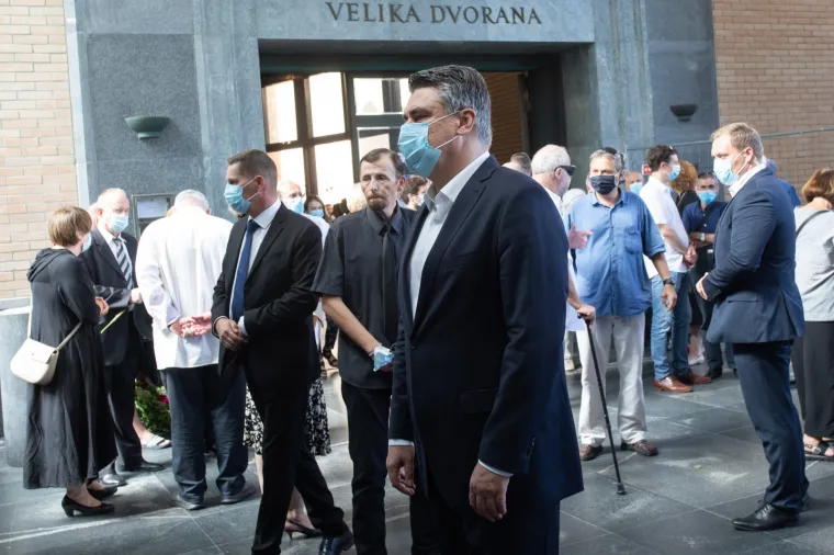 ISPRAĆAJ JOSIPA KREGARA: Brojni kolege i političari odali posljednju počast uglednom profesoru