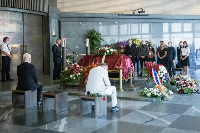 ISPRAĆAJ JOSIPA KREGARA: Brojni kolege i političari odali posljednju počast uglednom profesoru