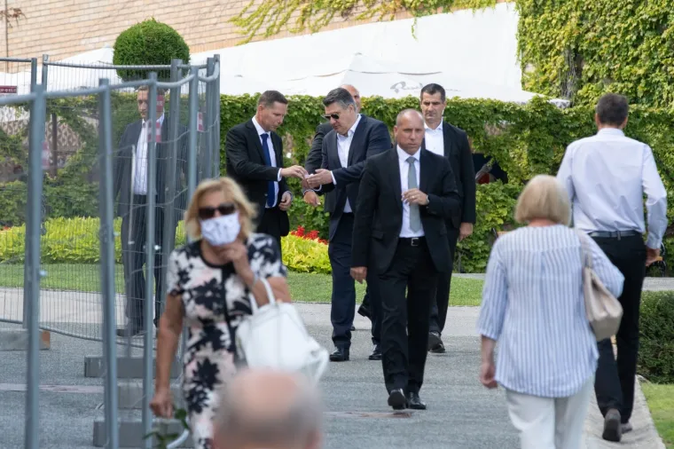ISPRAĆAJ JOSIPA KREGARA: Brojni kolege i političari odali posljednju počast uglednom profesoru
