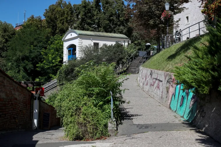 Koronavirus ili masovni godi&scaron;nji odmori? Pogledajte jezivo puste ulice Zagreba!