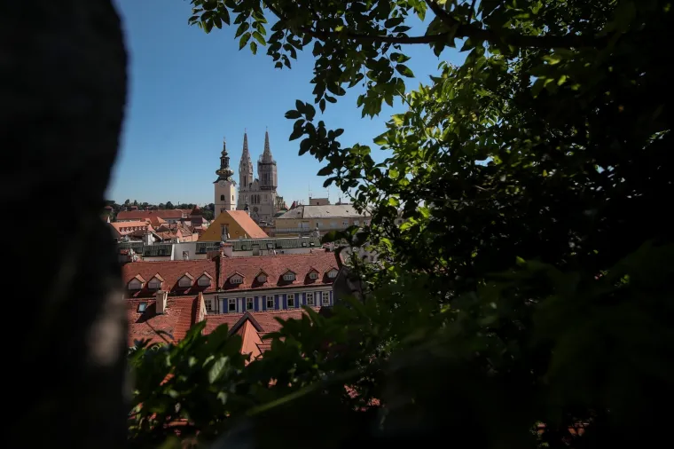Koronavirus ili masovni godi&scaron;nji odmori? Pogledajte jezivo puste ulice Zagreba!