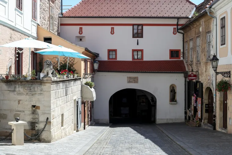 Koronavirus ili masovni godi&scaron;nji odmori? Pogledajte jezivo puste ulice Zagreba!