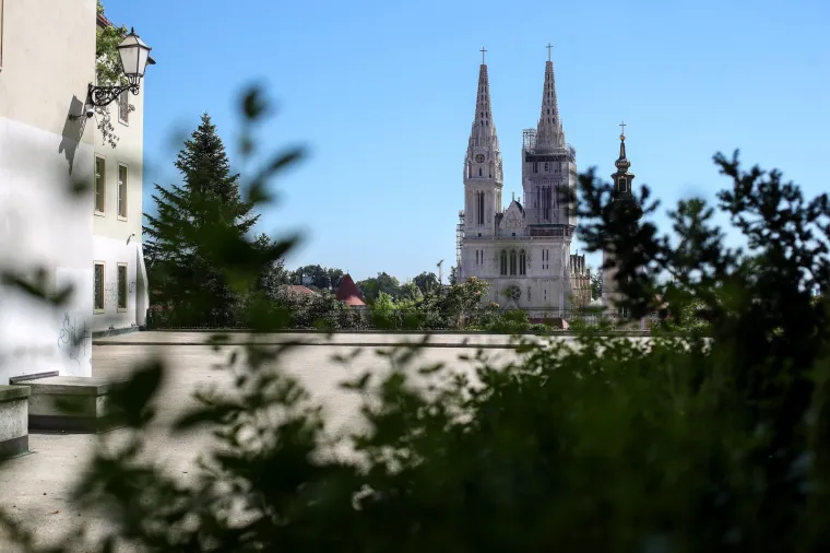 Koronavirus ili masovni godi&scaron;nji odmori? Pogledajte jezivo puste ulice Zagreba!