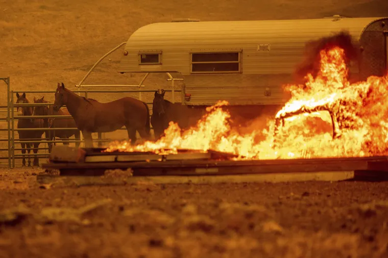 Suha oluja kakvu Kalifornija nije vidjela godinama: Oko 11.000 munja izazvalo 367 požara!