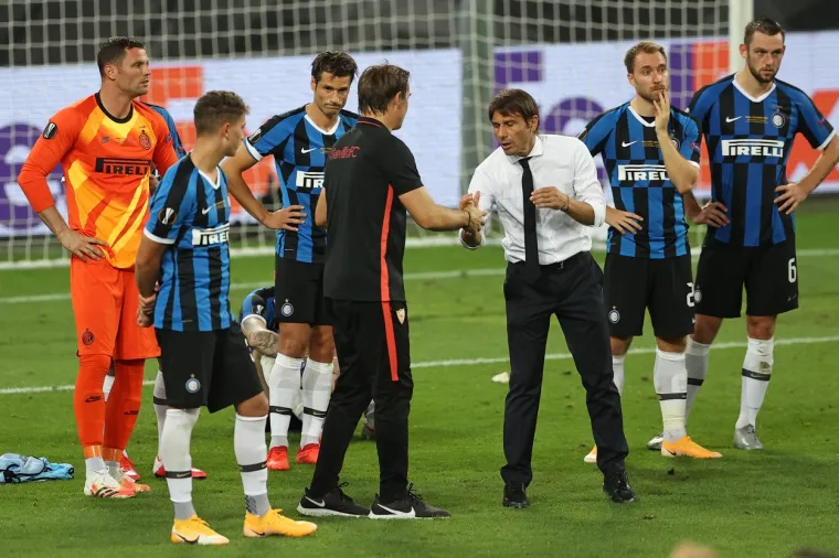 Nogometa&scaron;i Seville pobjednici su ovosezonskog izdanja Europske lige, oni su u finalu igranom u petak u Koelnu svladali milanski Inter sa 3-2 (2-2).
Foto: Profimedia