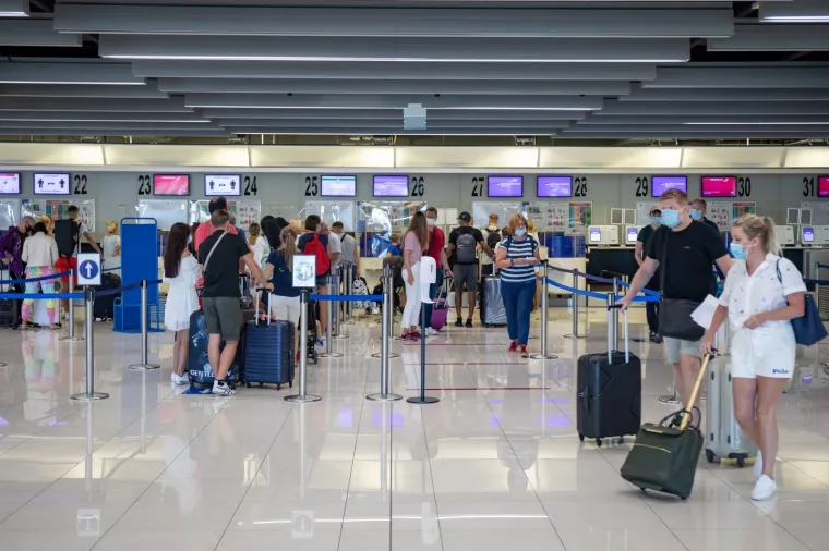 Britanci bježe iz Hrvatske da ne moraju u karantenu: Cijene avionskih karata drastično povećane!