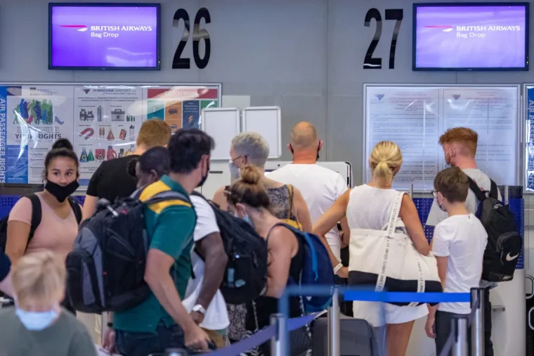 Britanci bježe iz Hrvatske da ne moraju u karantenu: Cijene avionskih karata drastično povećane!