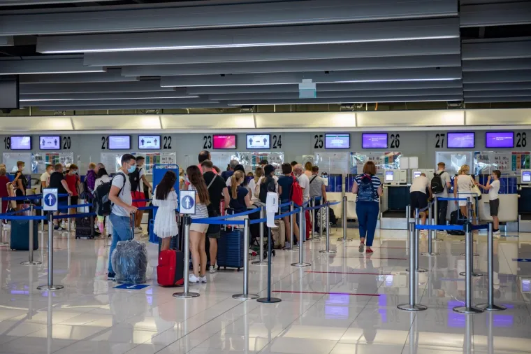 Britanci bježe iz Hrvatske da ne moraju u karantenu: Cijene avionskih karata drastično povećane!