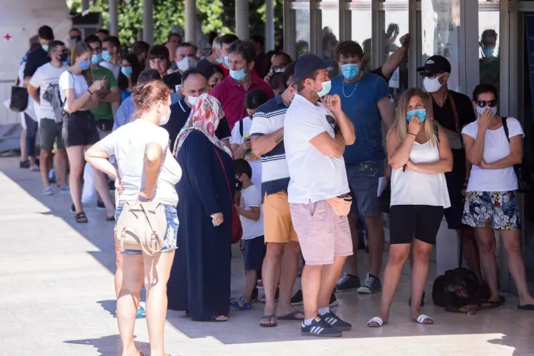 Turisti ozbiljno shvatili situaciju u Hrvatskoj: Pogledajte redove, masovno se testiraju na koronavirus