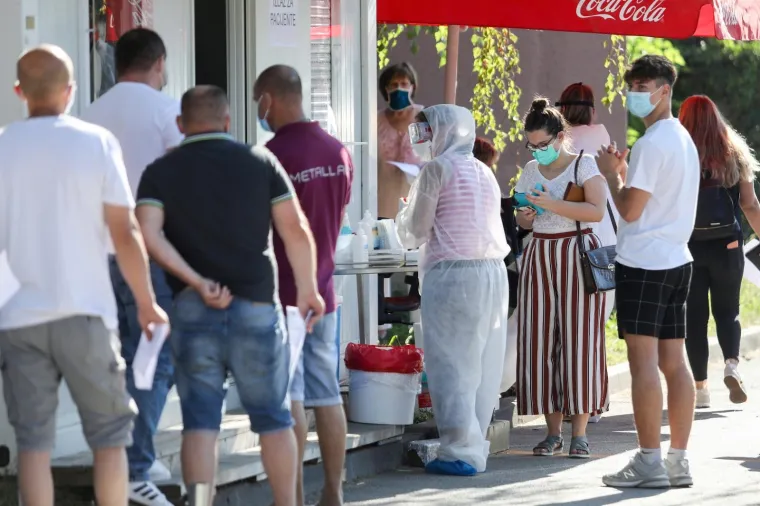 POVEĆAN BROJ TESTIRANJA NA KORONU U ZAGREBU: Stvorila se kolona vozila ispred zavoda za javno zdravstvo