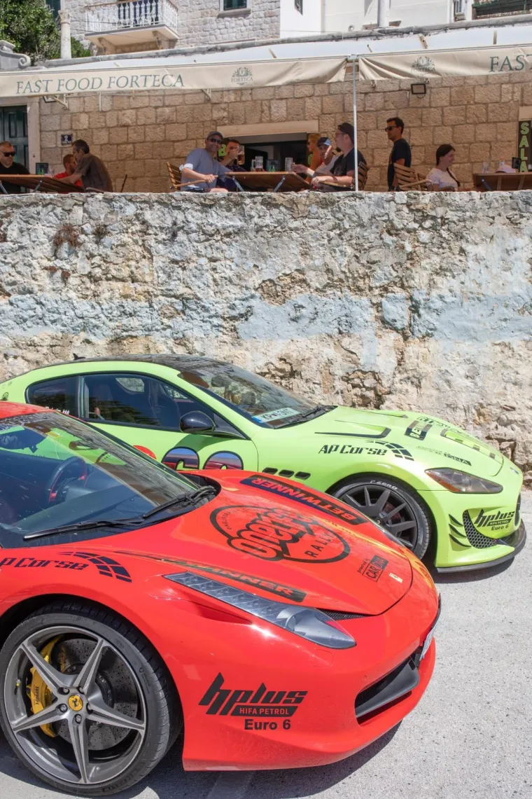 Melem za oči u Dubrovniku: Pogledajte kakvi su luksuzni i bijesni automobili stigli u grad