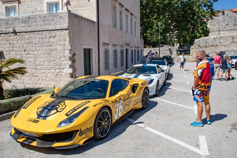 Melem za oči u Dubrovniku: Pogledajte kakvi su luksuzni i bijesni automobili stigli u grad
