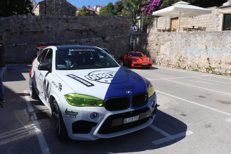 Melem za oči u Dubrovniku: Pogledajte kakvi su luksuzni i bijesni automobili stigli u grad