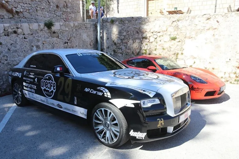 Melem za oči u Dubrovniku: Pogledajte kakvi su luksuzni i bijesni automobili stigli u grad