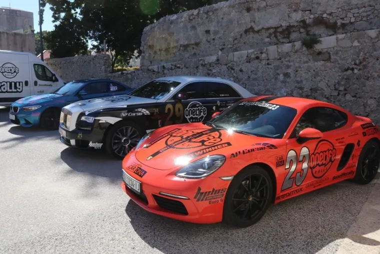 Melem za oči u Dubrovniku: Pogledajte kakvi su luksuzni i bijesni automobili stigli u grad