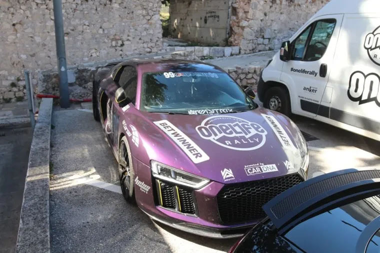 Melem za oči u Dubrovniku: Pogledajte kakvi su luksuzni i bijesni automobili stigli u grad