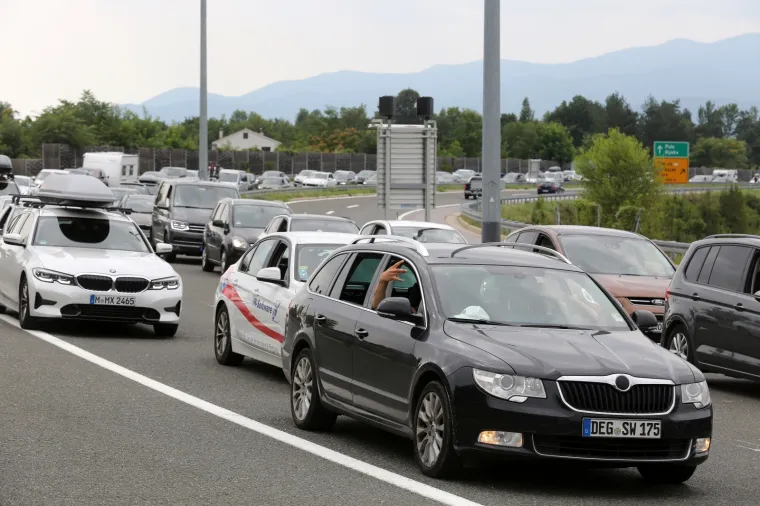 Ako putujete negdje, budite strpljivi: Velike su gužve na granici sa Slovenijom, ali i prema moru