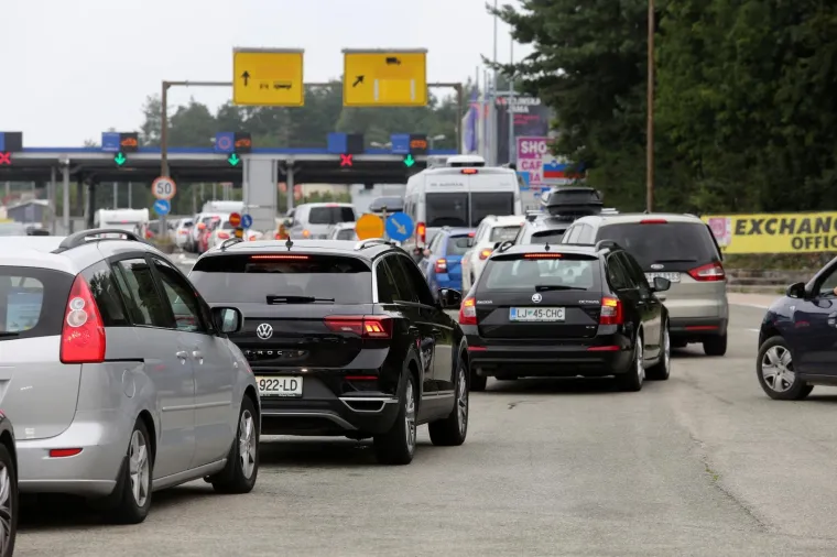 Ako putujete negdje, budite strpljivi: Velike su gužve na granici sa Slovenijom, ali i prema moru