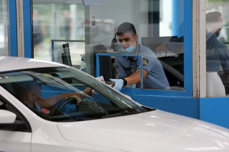 Ako putujete negdje, budite strpljivi: Velike su gužve na granici sa Slovenijom, ali i prema moru