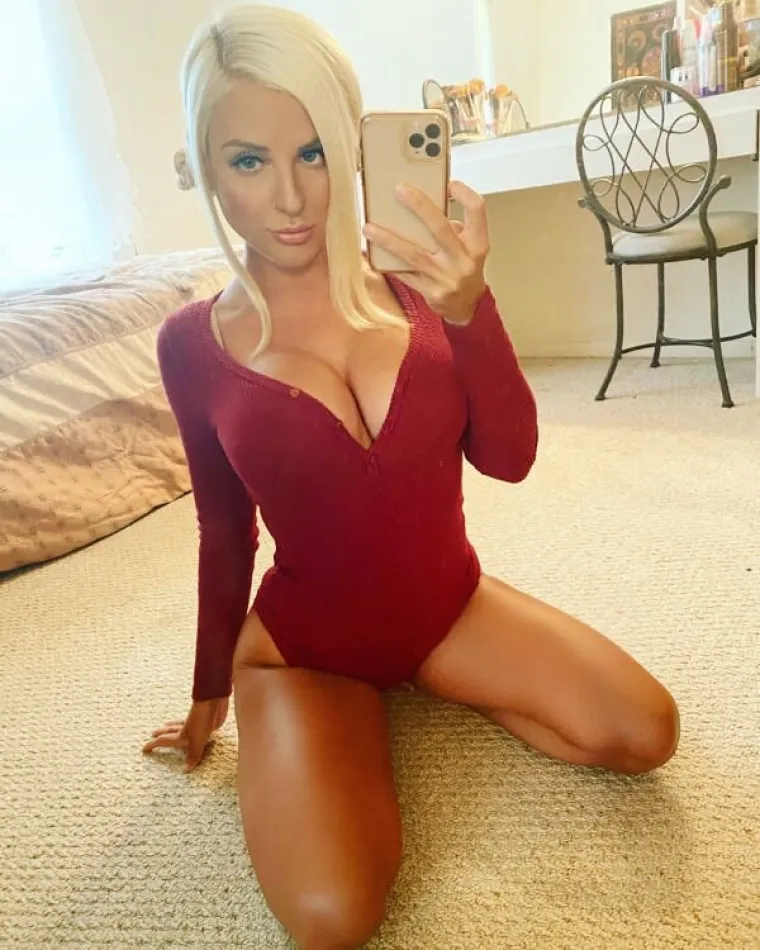 NOSE GRUDNJAKE K'O &Scaron;TO NEKI NOSE MASKE:  Sve im ispada, ne pokrivaju ba&scaron; ni&scaron;ta, ali važno da je forma zadovoljena