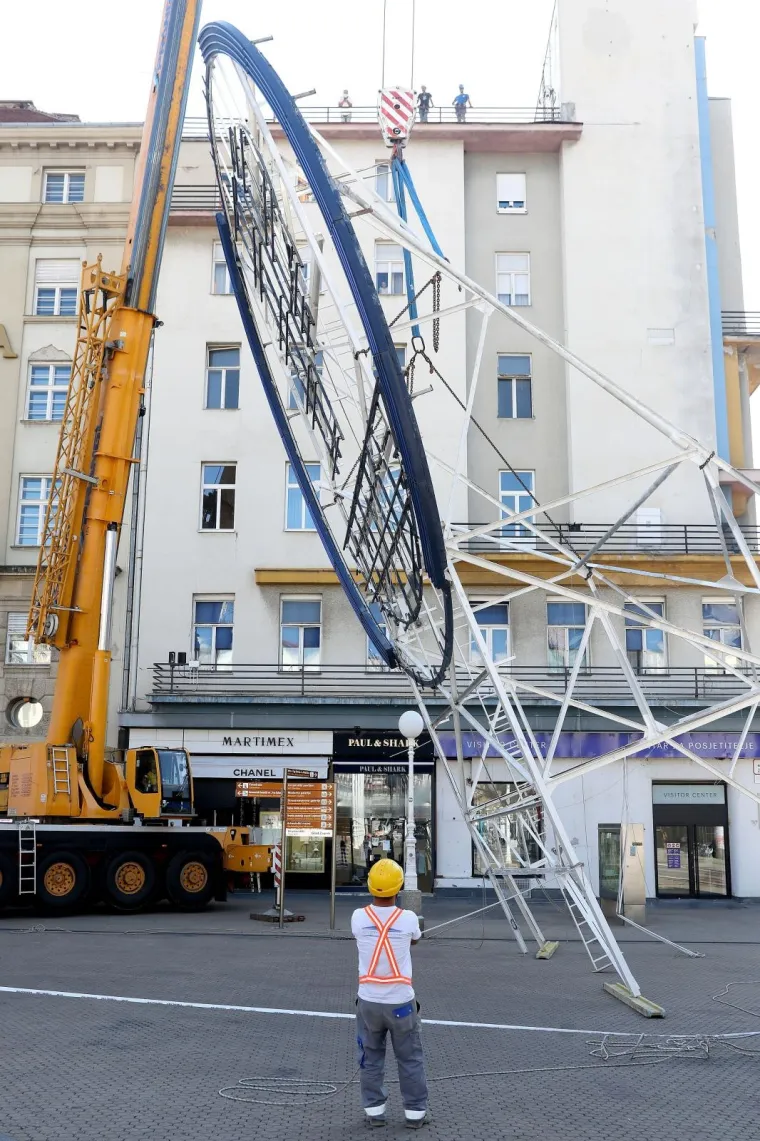 Znakovi vremena u Zagrebu iz sjećanja: Nema više loga Plive na Trgu, tvornica tko se sjeća još?