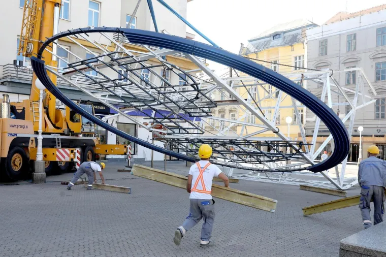 Znakovi vremena u Zagrebu iz sjećanja: Nema više loga Plive na Trgu, tvornica tko se sjeća još?