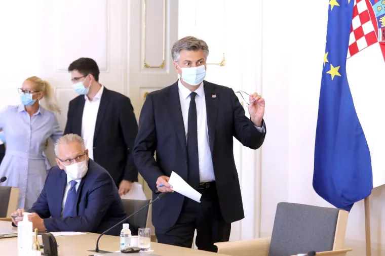 Jedan ima vi&scaron;e od 8 milijuna kn! Ovo je 5 članova Vlade koji su najvi&scaron;e u&scaron;tedjeli