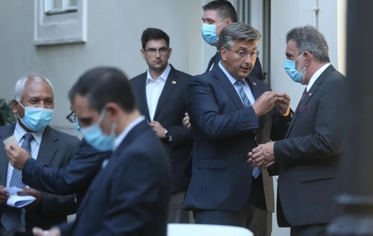 O ČEMU SE TOČNO SVAĐAJU PREMIJER I MINISTAR?: Do početka &scaron;kolske godine ima samo 10-ak dana...