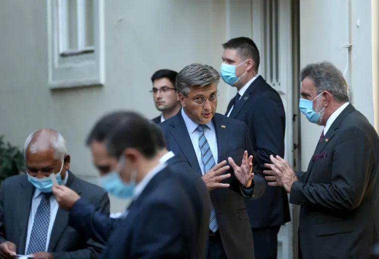 O ČEMU SE TOČNO SVAĐAJU PREMIJER I MINISTAR?: Do početka &scaron;kolske godine ima samo 10-ak dana...