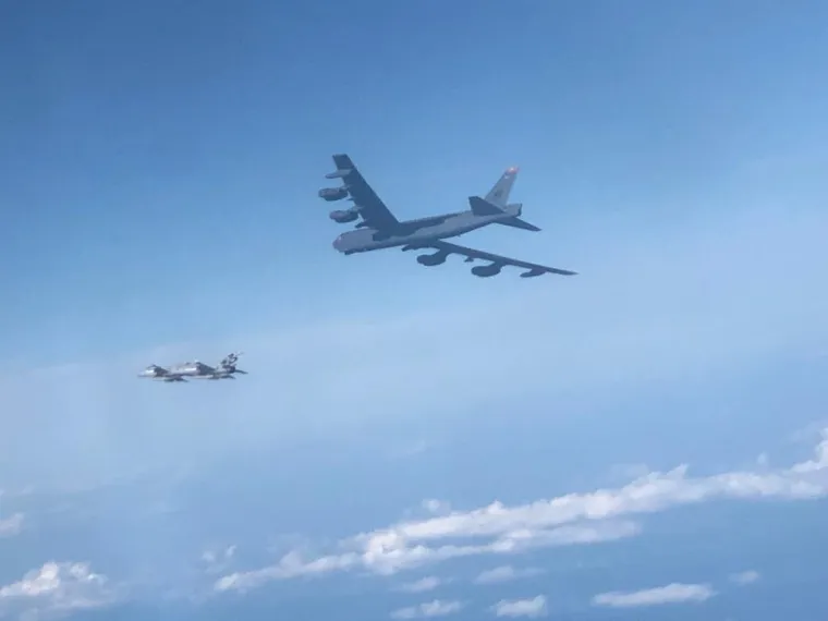 Pogledajte nevjerojatne snimke preleta američkog bombardera B-52 iznad Hrvatske